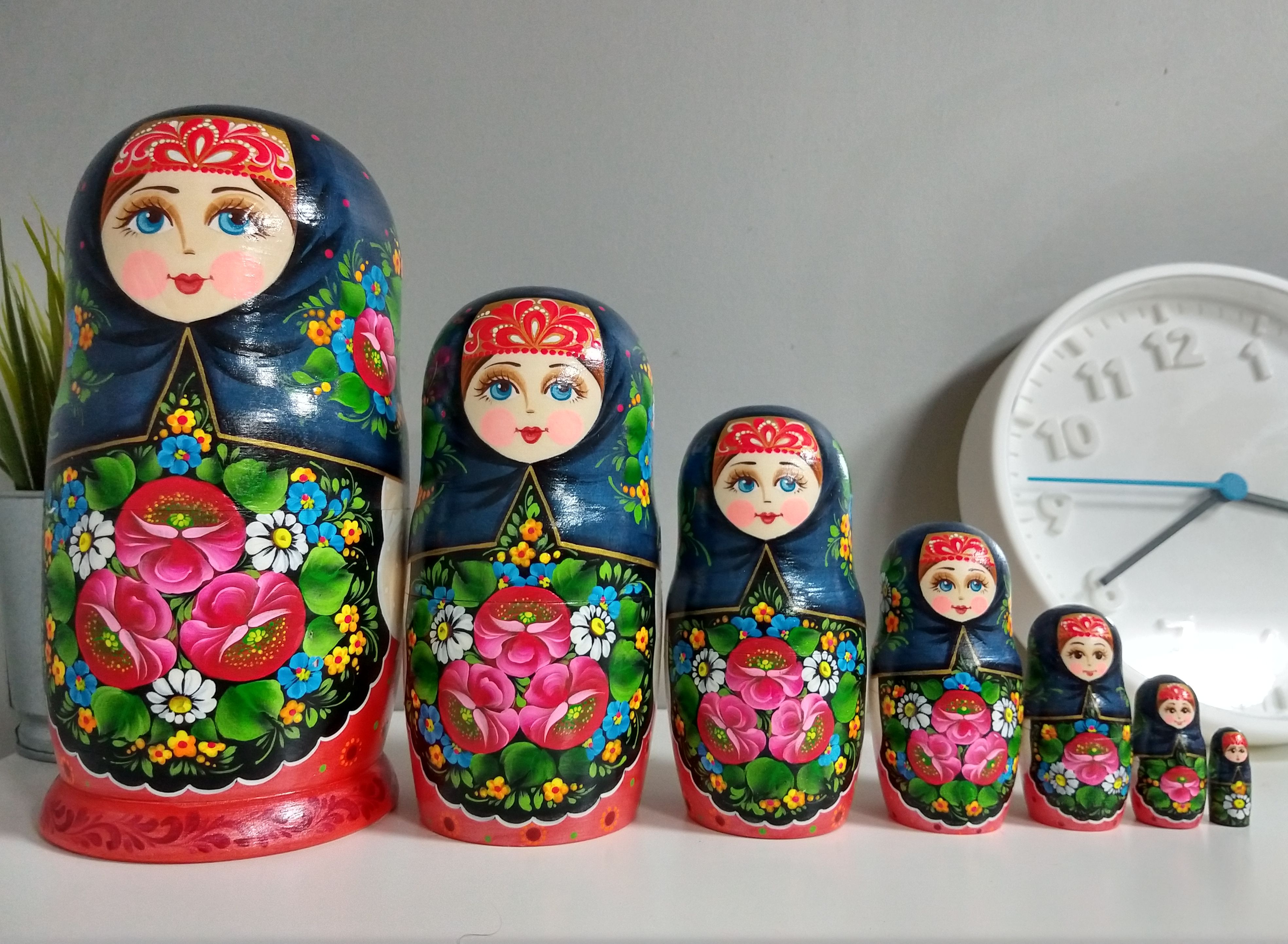 ตุ๊กตาแม่ลูกดกรัสเซีย (Matryoshka) - Premium Dolls "From Russia With Love 7 Dolls Colorful "