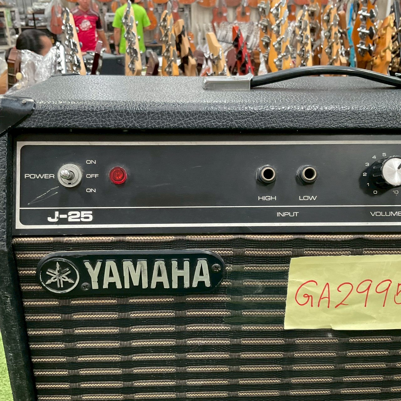 แอมป์กีต้าร์ YAMAHA : J-25