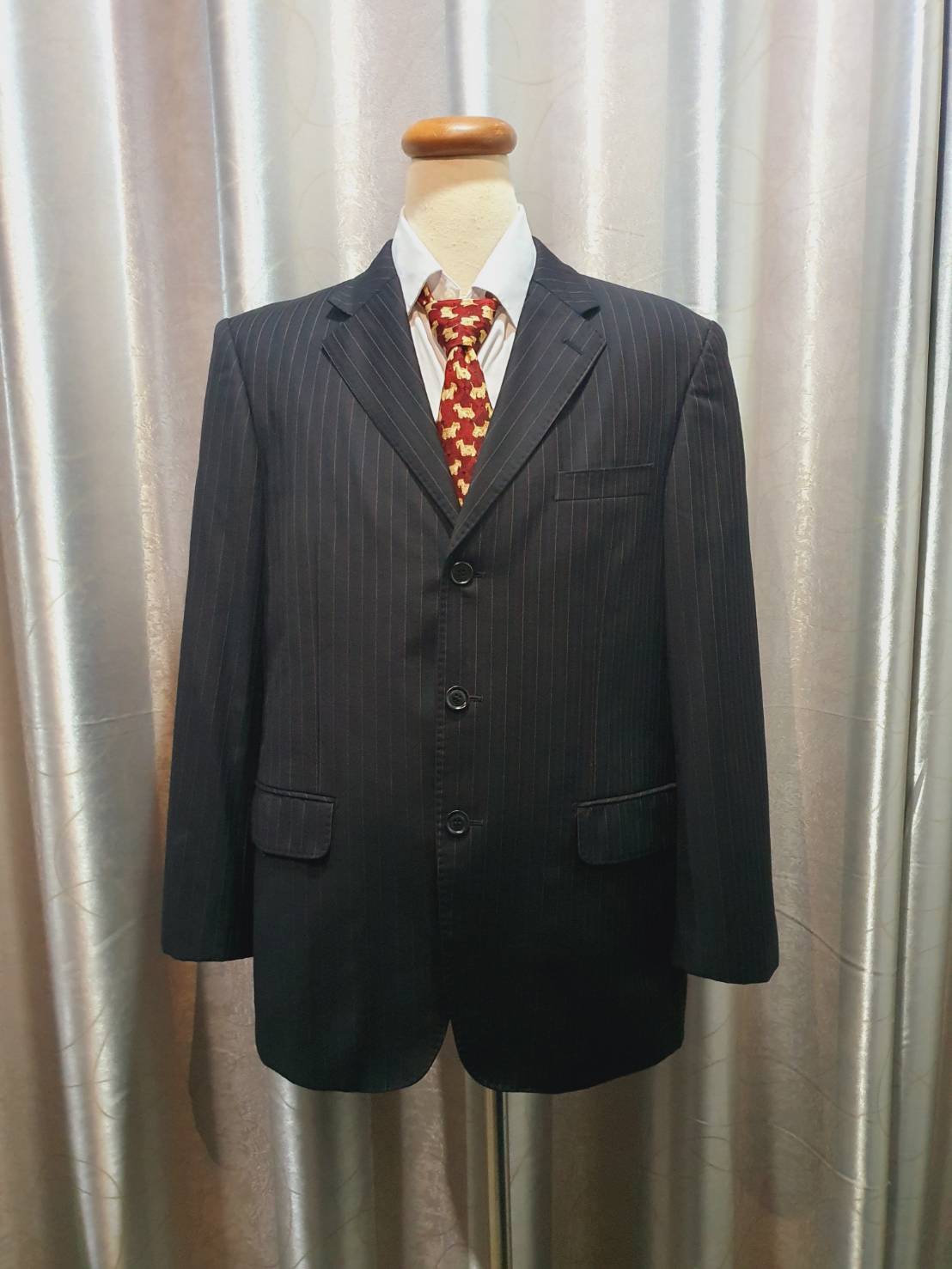 SUIT C0018 เสื้อสูท มือสอง สีดำลายทาง แบรนด์ PIERRE BALMAIN PARIS อก 42 นิ้ว
