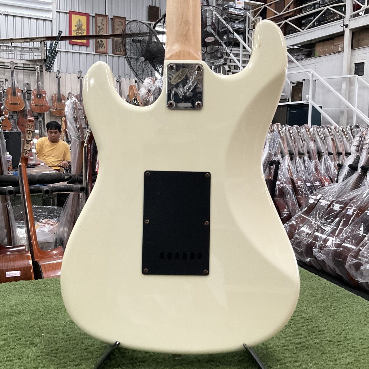 กีต้าร์ไฟฟ้า Mavis