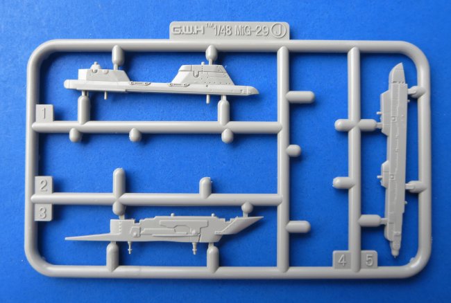 โมเดลเครื่องบิน Great Wall Hobby 1/48 L4811 MIG-29 9-12 Late Type “Fulcrum ”