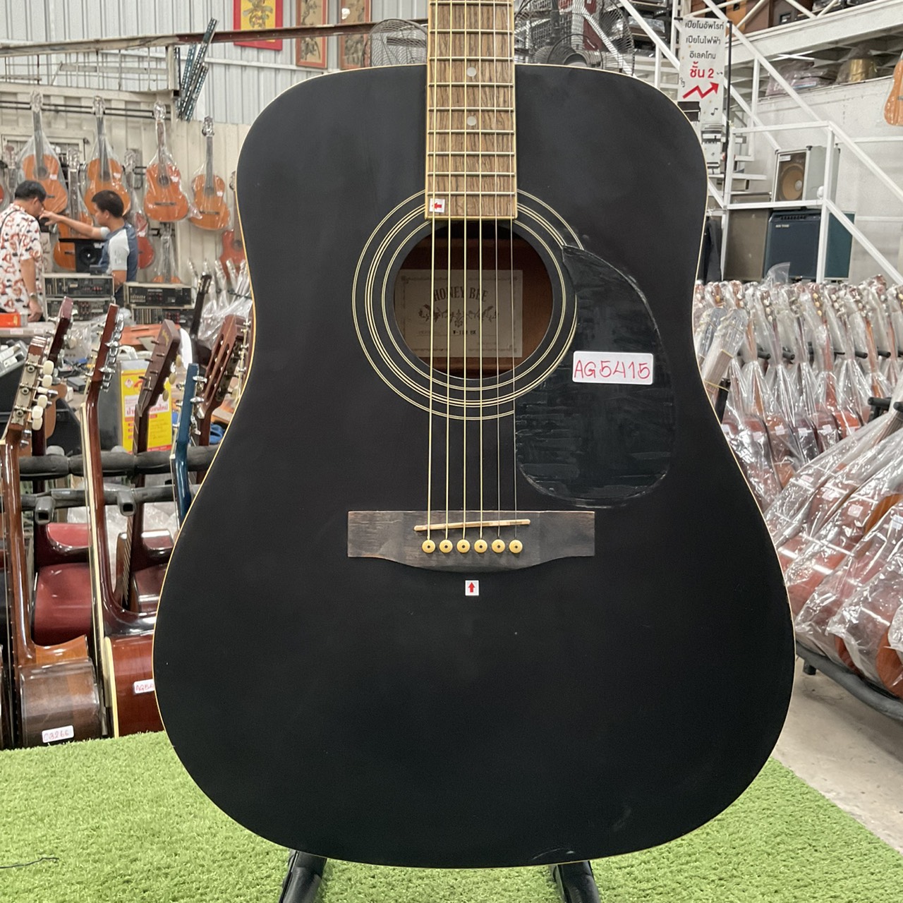 กีต้าร์โปร่ง HONEY BEE : W-15M BK