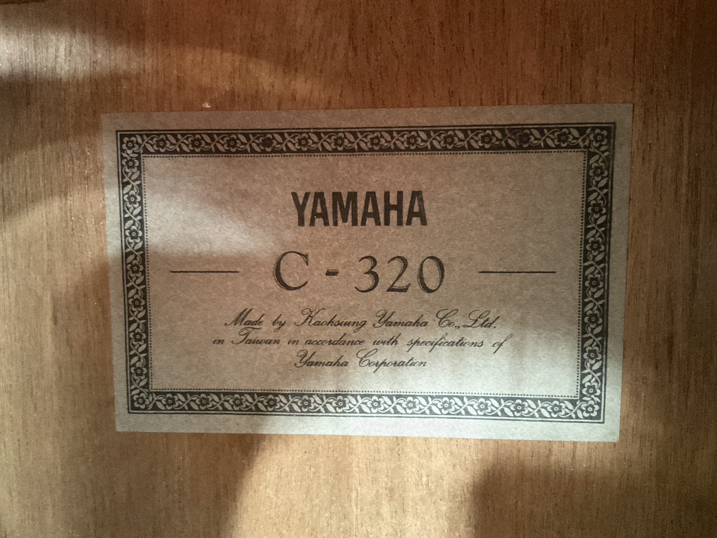 กีต้าร์คลาสสิค YAMAHA : C-320