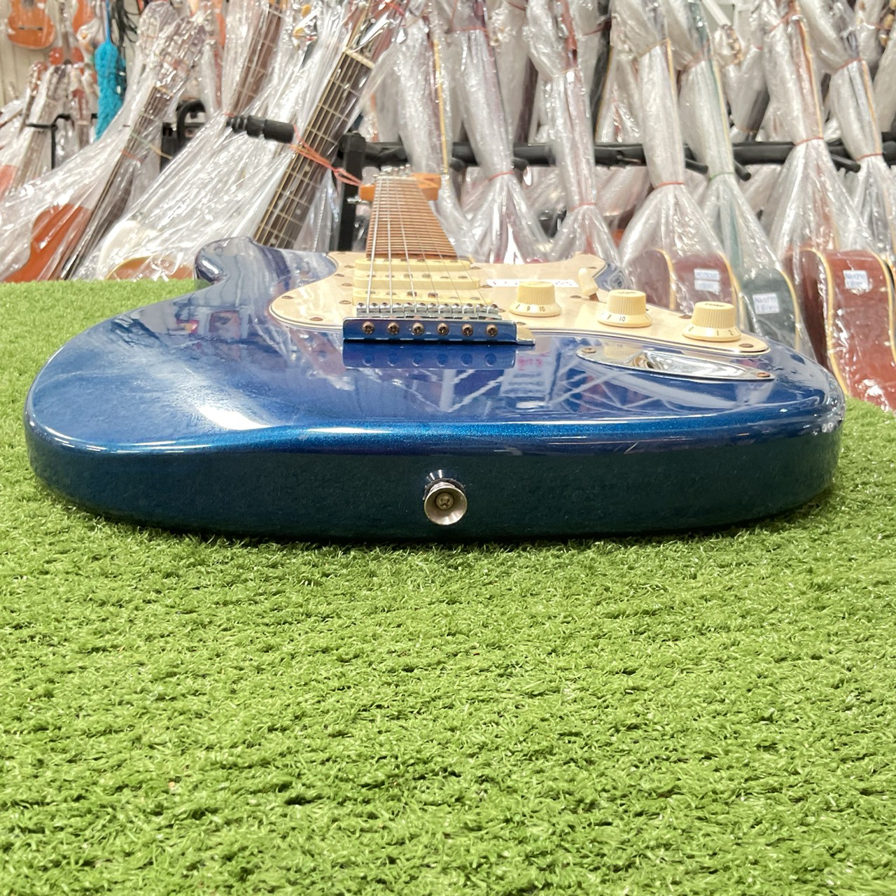 กีต้าร์ไฟฟ้า Legend