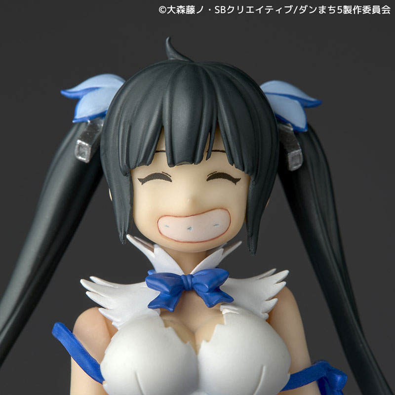 Revoltech Is It Wrong to Try to Pick Up Girls in a Dungeon? Hestia(Pre-order)