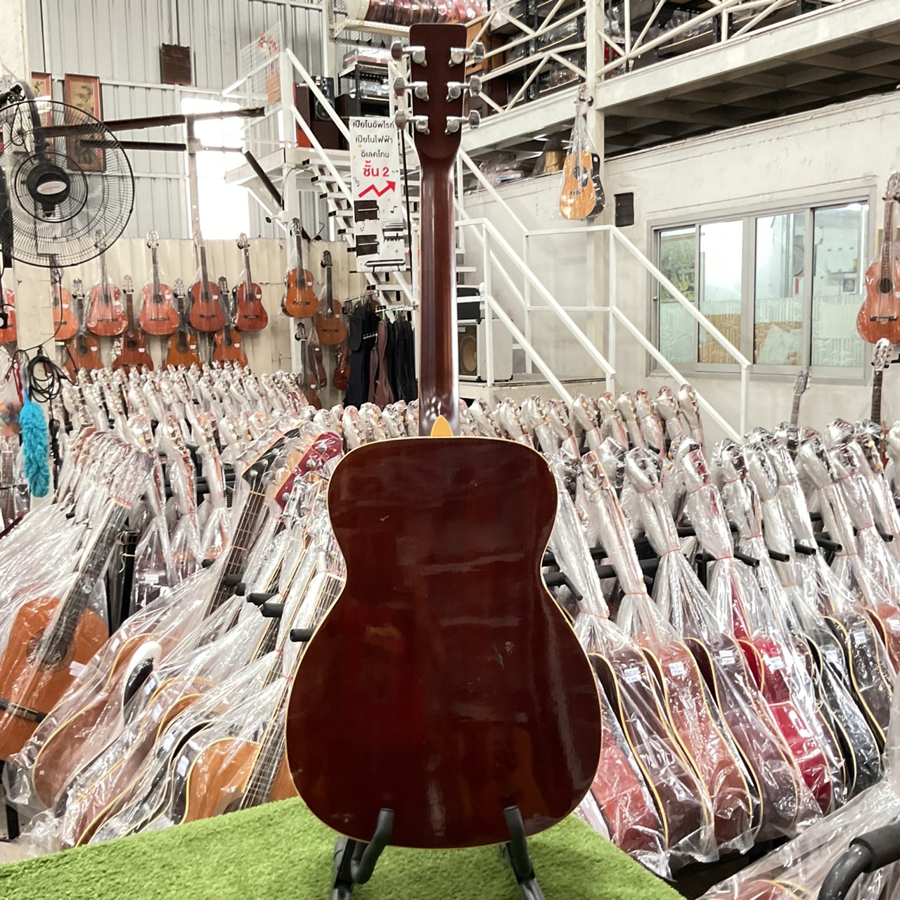 กีต้าร์โปร่ง Morris : MF-207