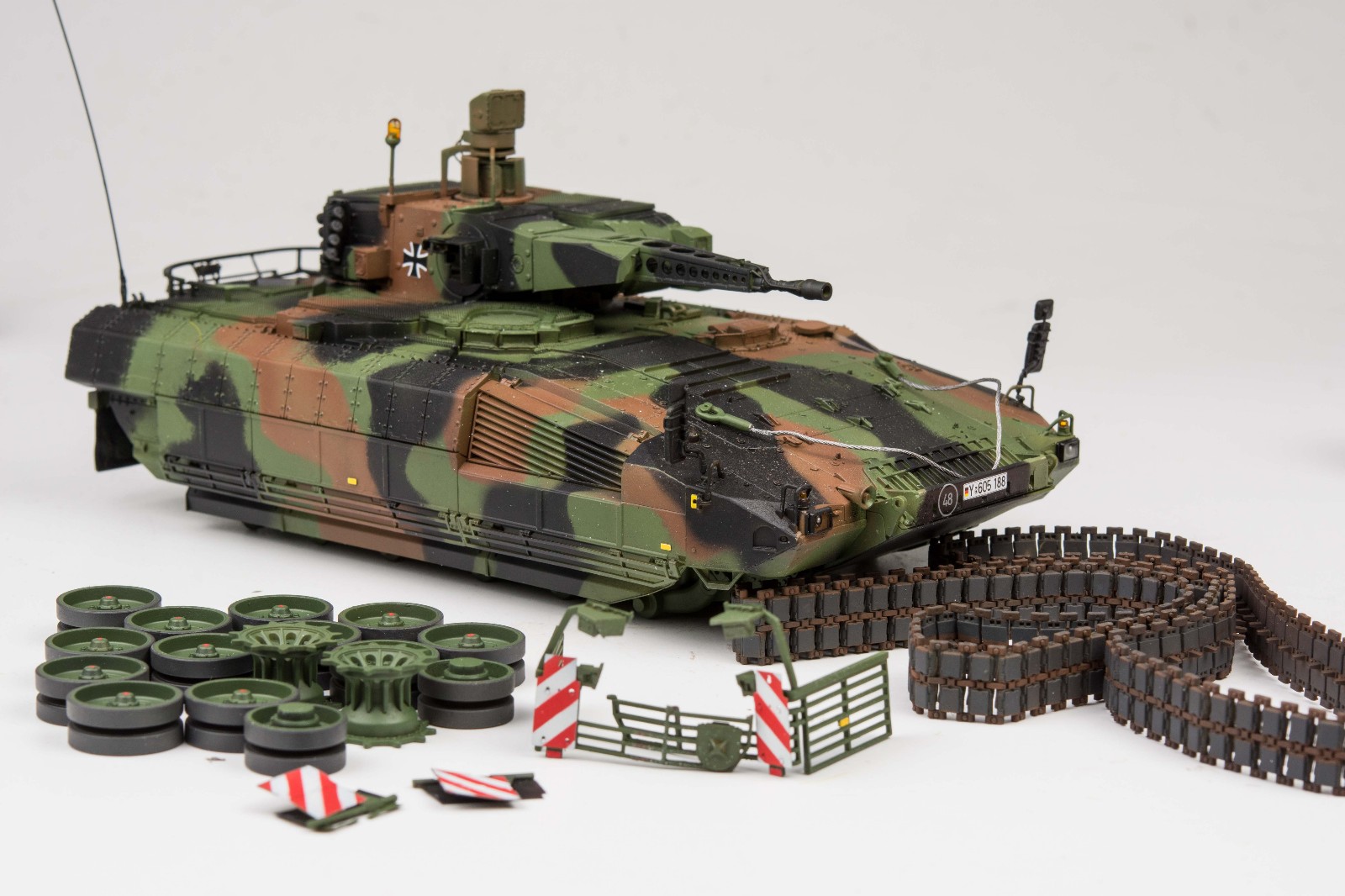 โมเดลรถถัง Ryefield Model (RFM) 1/35 RM-5021 Schützenpanzer Puma w/workable track links