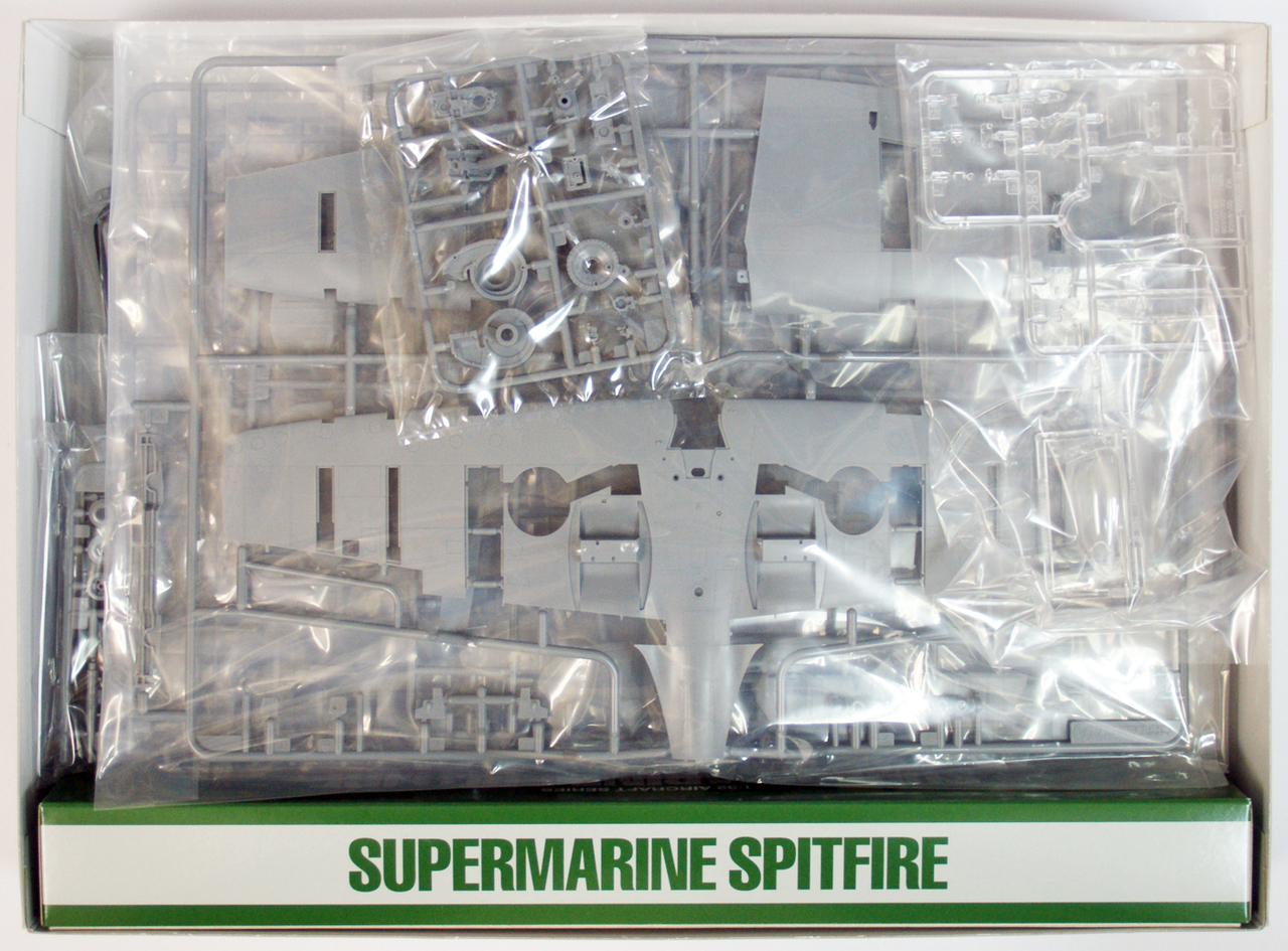 โมเดลเครื่องบิน Tamiya ขนาด 1/32 TA60321 Supermarine Spitfire Mk.XVIe