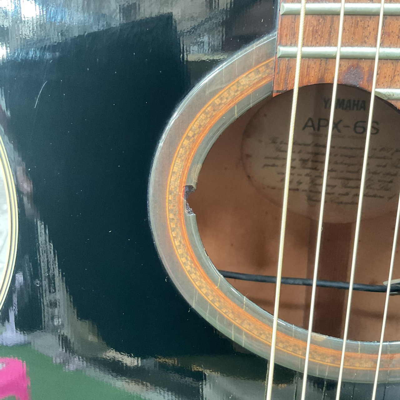 กีต้าร์โปร่งไฟฟ้า YAMAHA : APX-6S