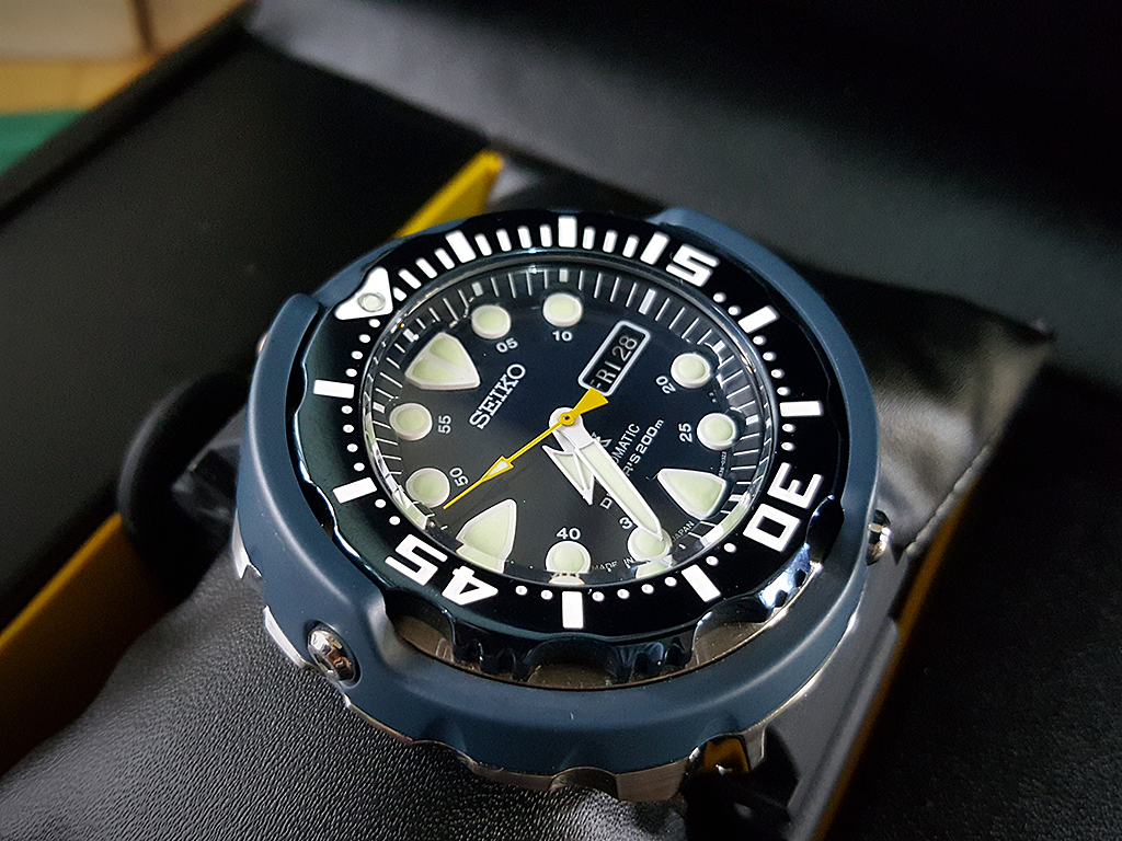Seiko Prospex Tuna Special Edition Automatic Diver200m เข็มเหลือง สายยาง พร้อมกล่อง