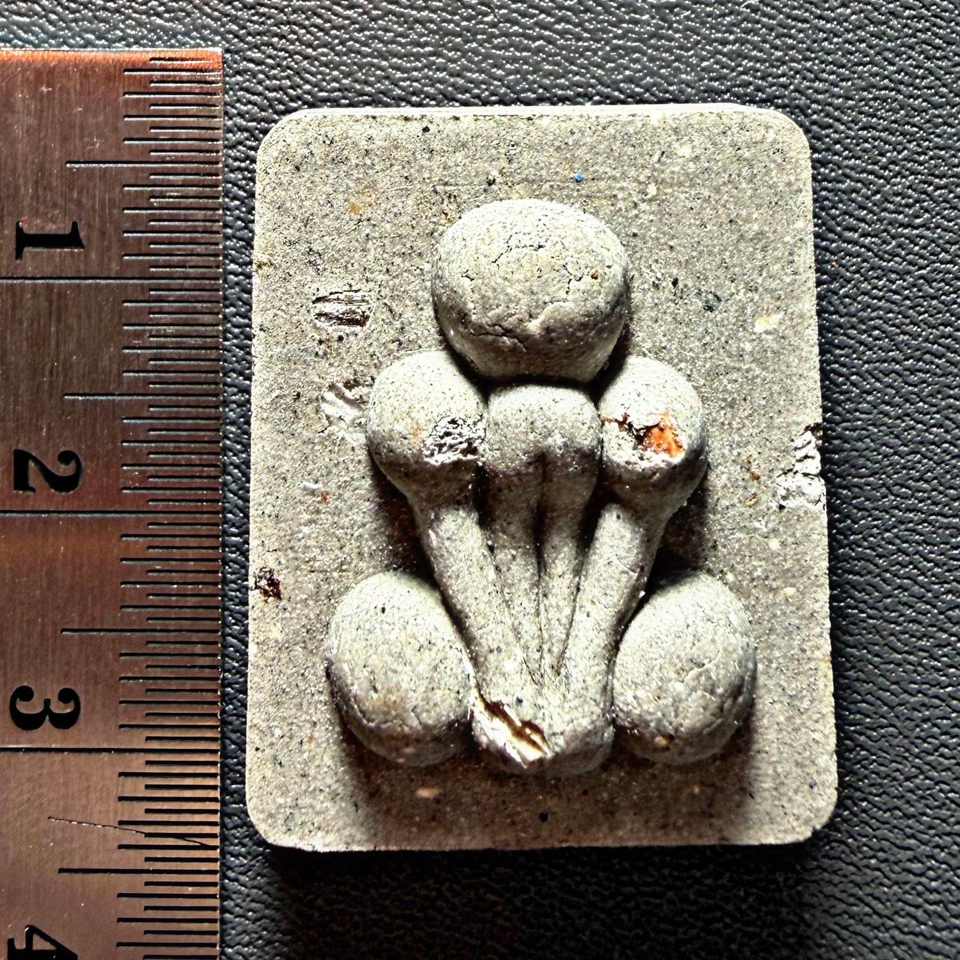 พระปิดตาผงพิเศษ (พิมพ์:กระดูกผีวัดโพธิ์,พิมพ์เล็ก) Mystic Powder Phra Pidta (model:blessing bone of wat pho,small-sized) SKU-04059