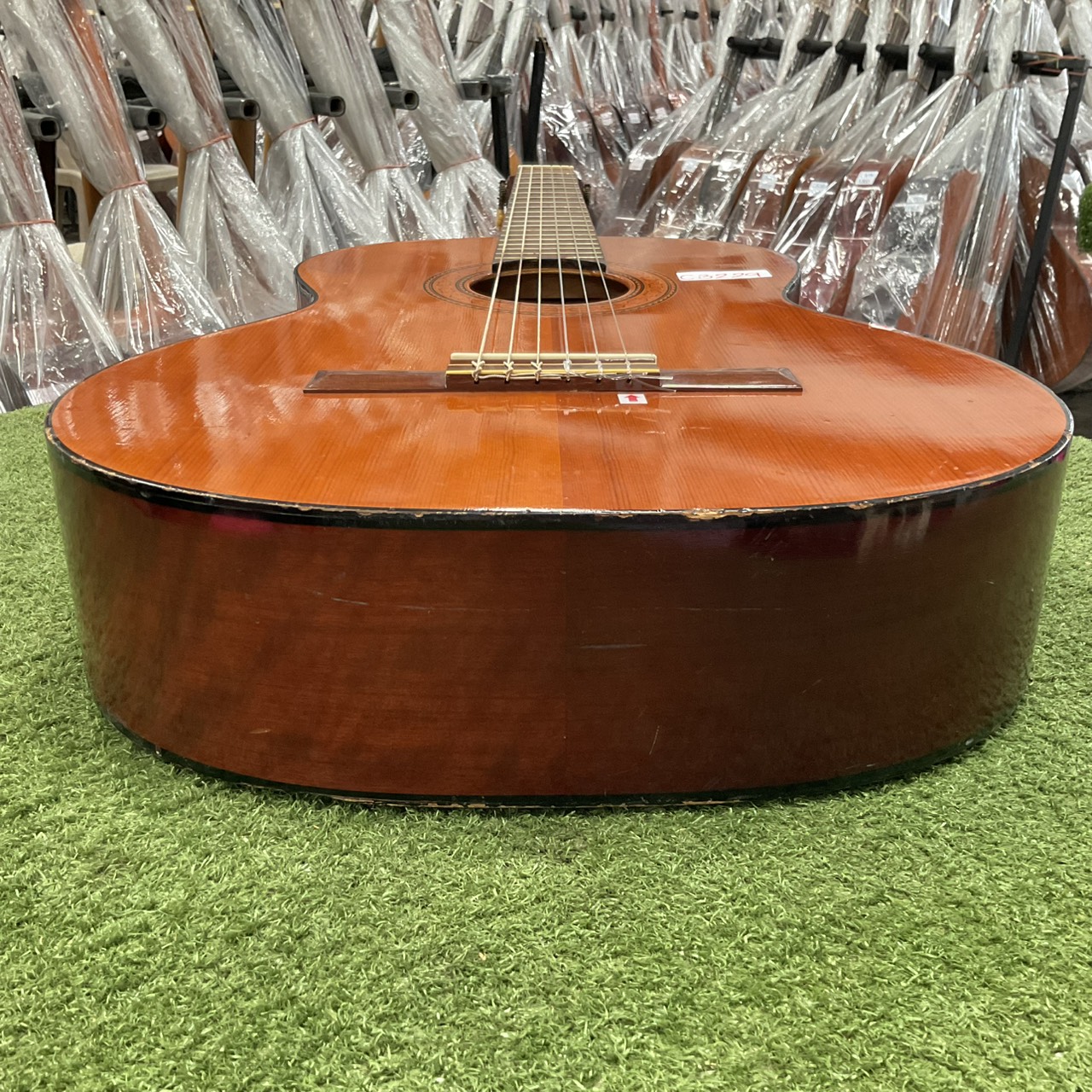 กีต้าร์คลาสสิค ISUMI : No.100