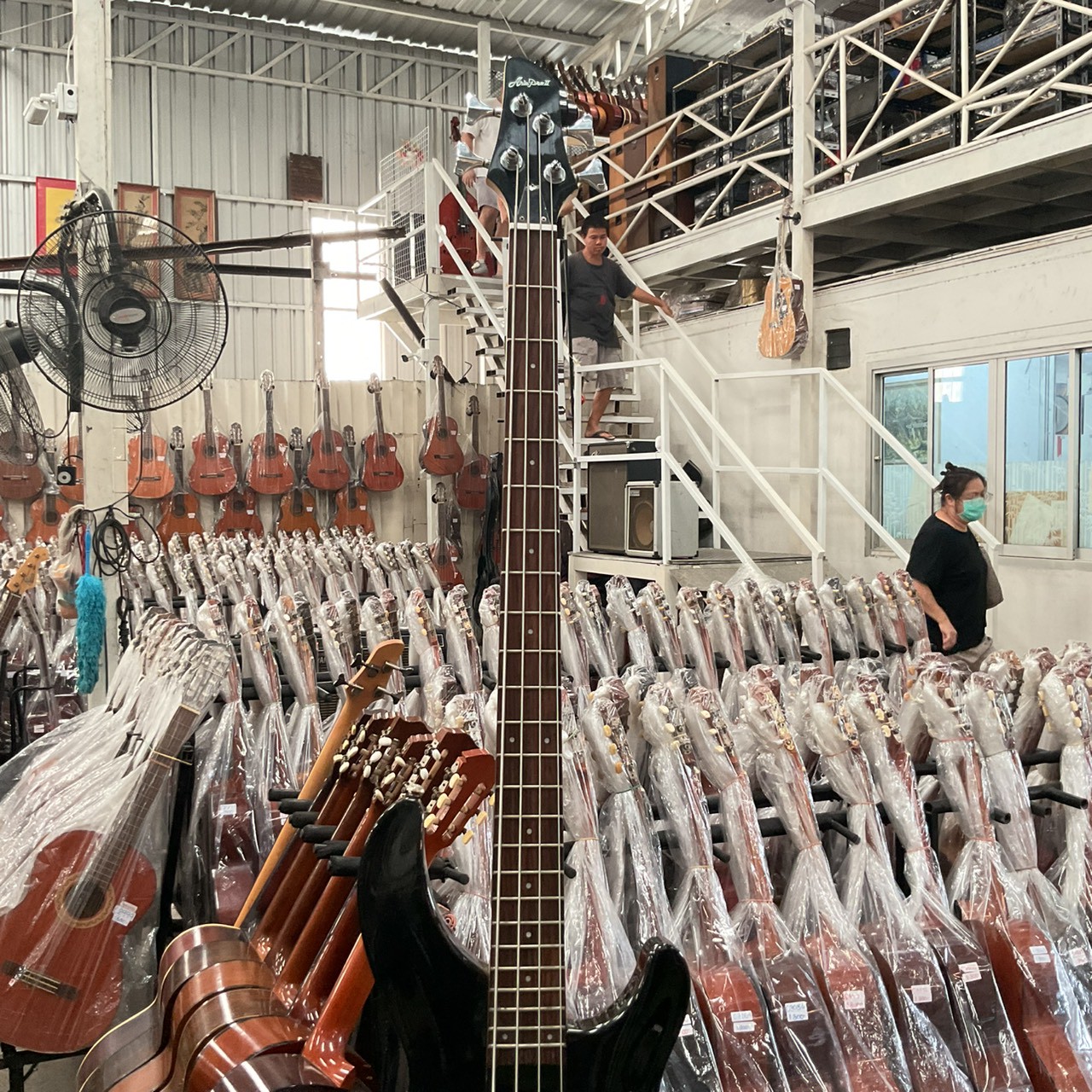 กีต้าร์เบส Aria Pro II