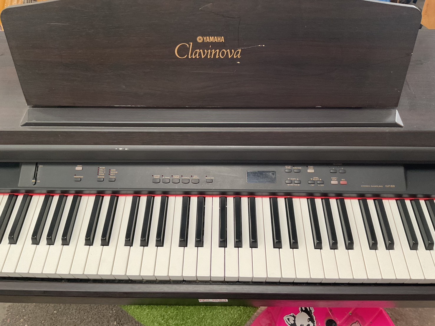 เปียโน YAMAHA : Clavinova CLP-820 สินค้าไม่พร้อมใช้งาน (ต้องซ่อม)