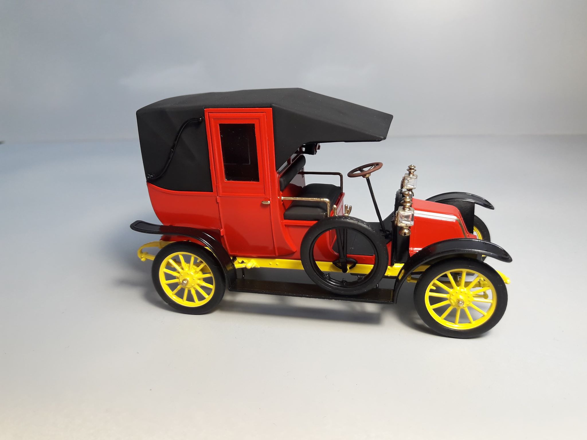 โมเดลรถแท็กซี่ ICM ขนาด 1/35 ICM35659 Taxi de la Marne (1914) French Car (100% new molds)