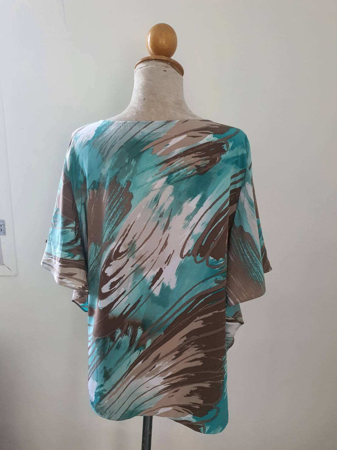 FF05629 เเสื้อผ้ามือสอง หลากสีสวยๆ แบรนด์ VALERIE STEVENS อก 40 นิ้ว