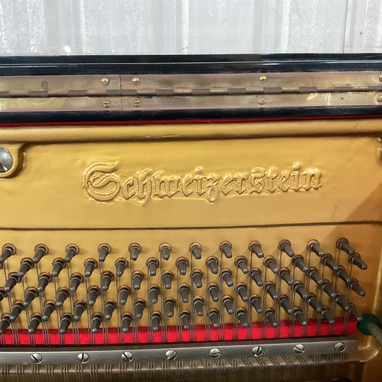 เปียโนอัพไลท์ Schweizerstein : HU-200