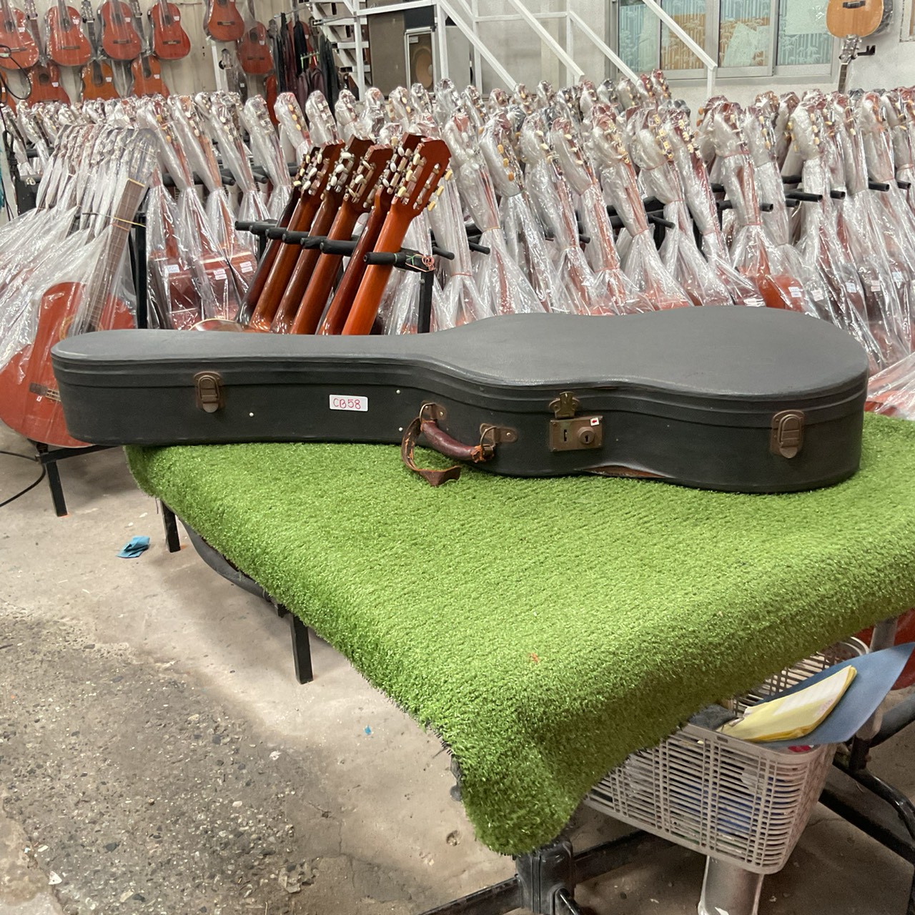 กล่องเคสกีต้าร์คลาสสิค