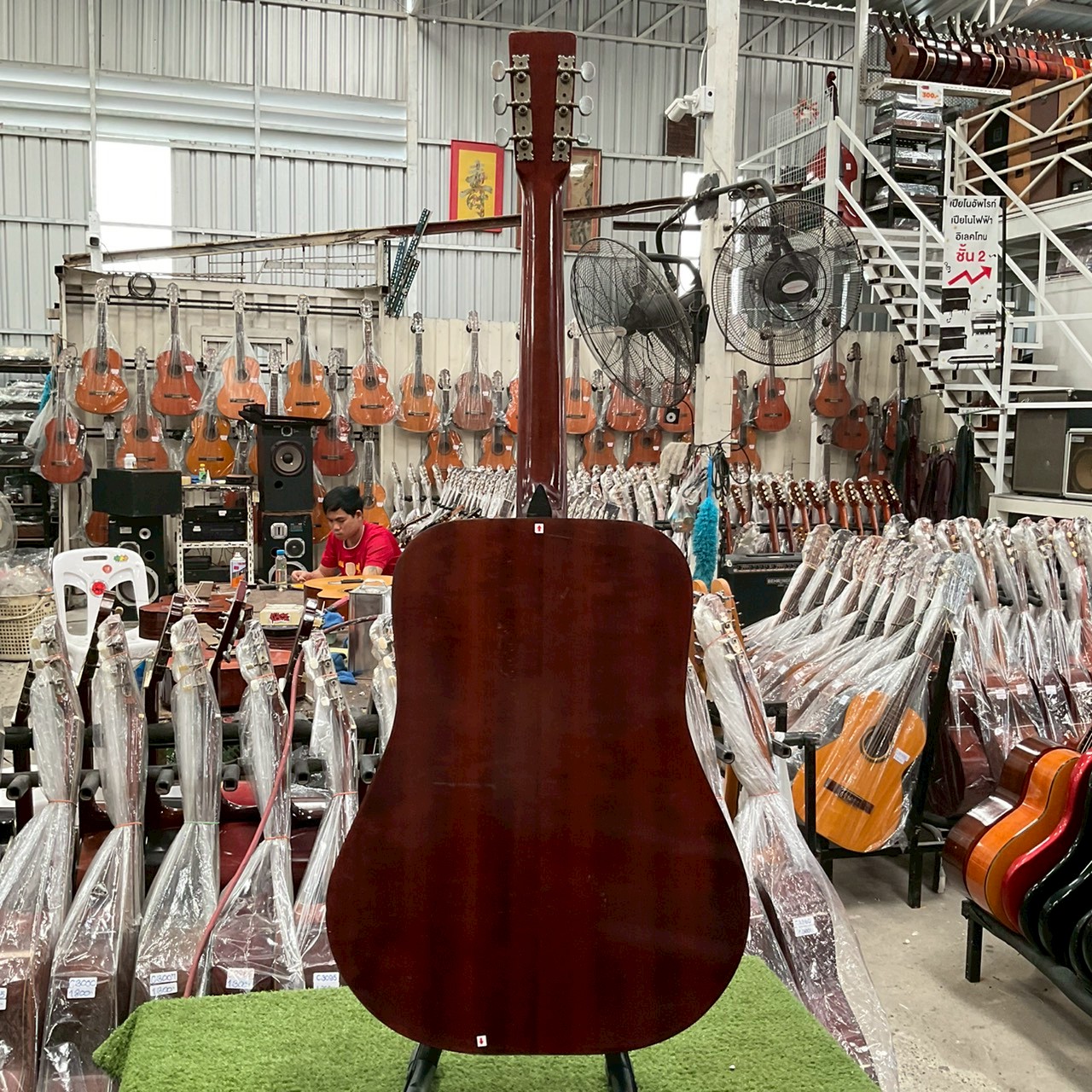 กีต้าร์โปร่ง Ariana : A790