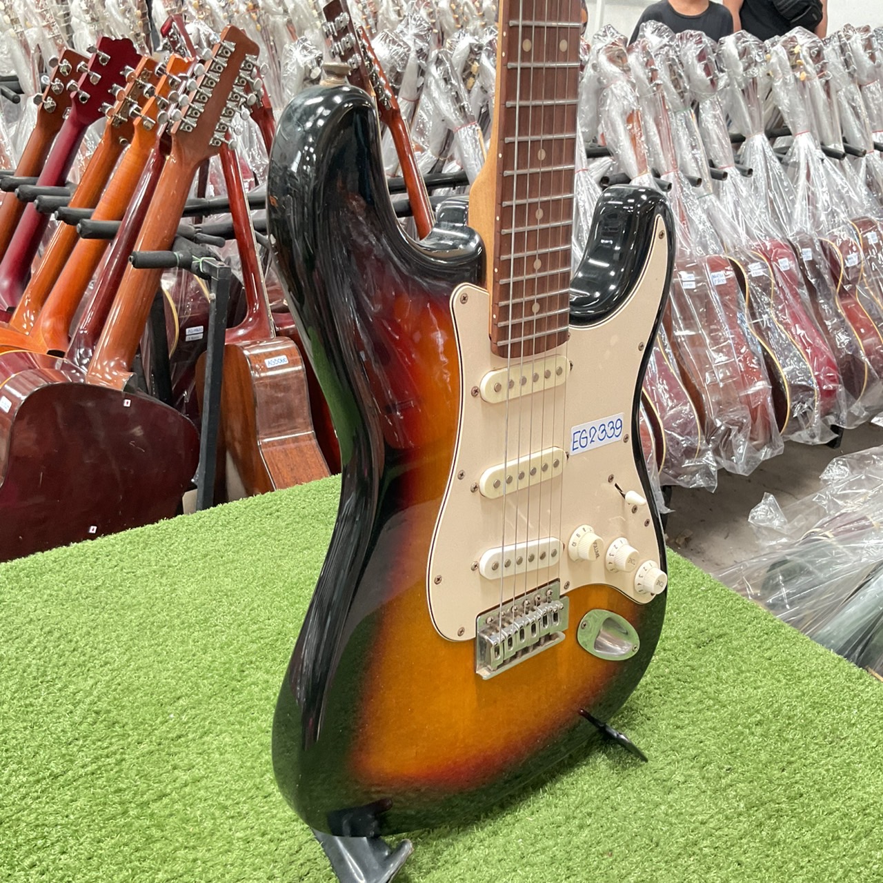 กีต้าร์ไฟฟ้า BUSKER'S