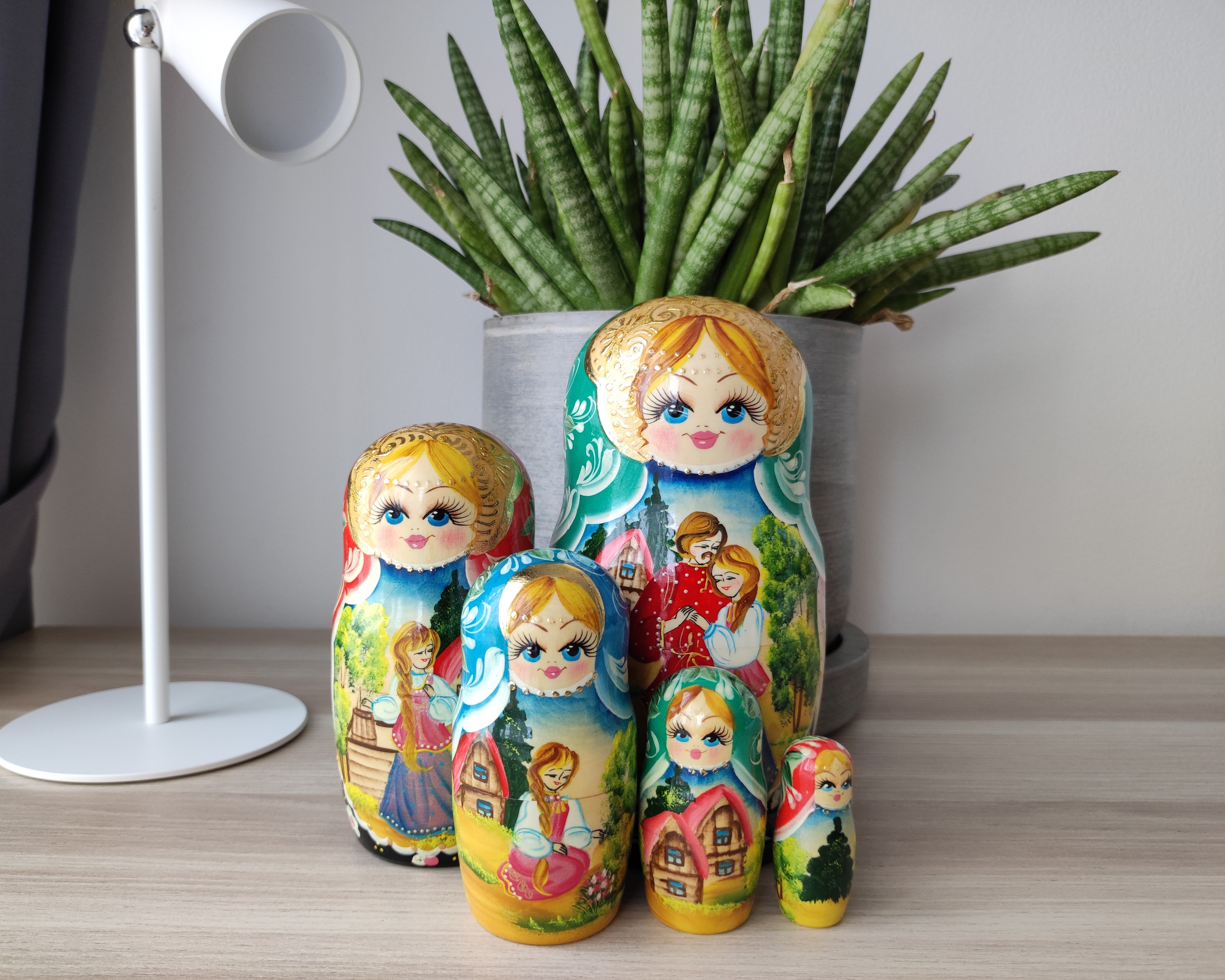 ตุ๊กตาแม่ลูกดกรัสเซีย (Matryoshka) - From Russia With Love "Love Peace"