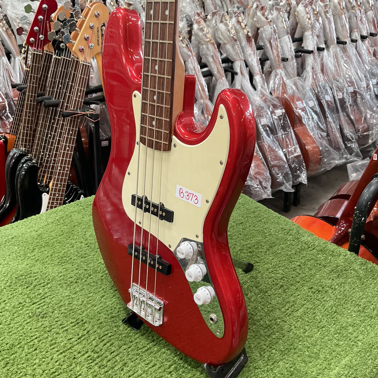 กีต้าร์เบส Legend