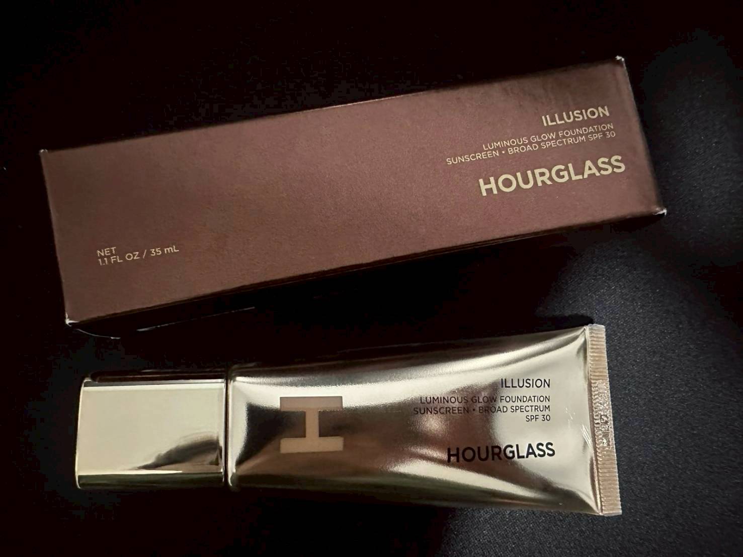 Hourglass รองพื้น Illusion Luminous Glow Foundation 35 ml #Shade3