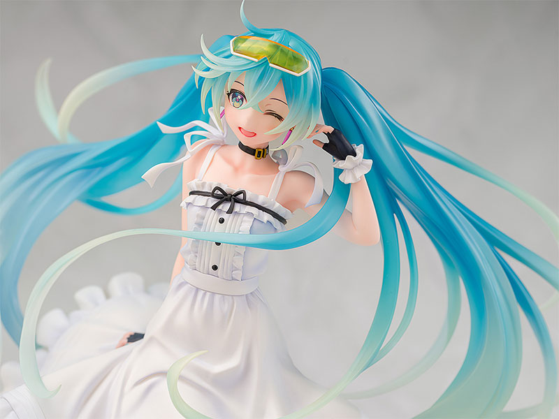 Hatsune Miku GT Project Racing Miku 2021 Vacation Style Ver. 1/7 Complete Figure(Pre-order)
