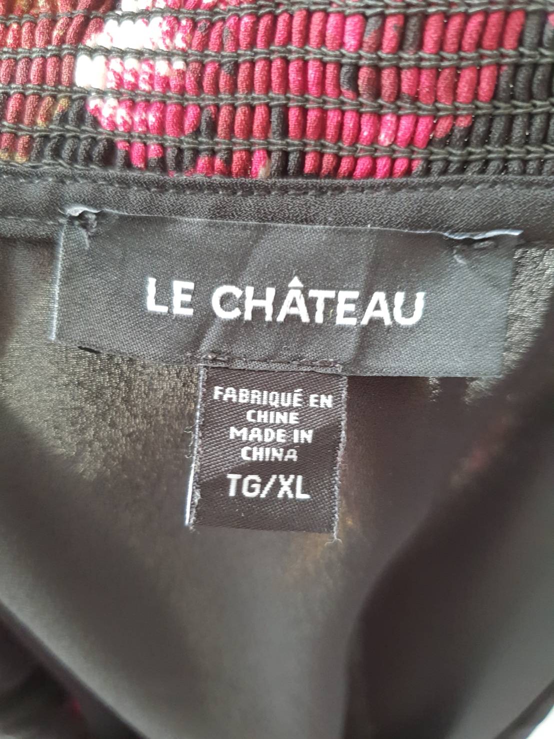 FF04418 เสื้อผ้ามือสอง แขนกุด สีดำ แบรนด์ LE CHATEAU อก free-42 นิ้ว