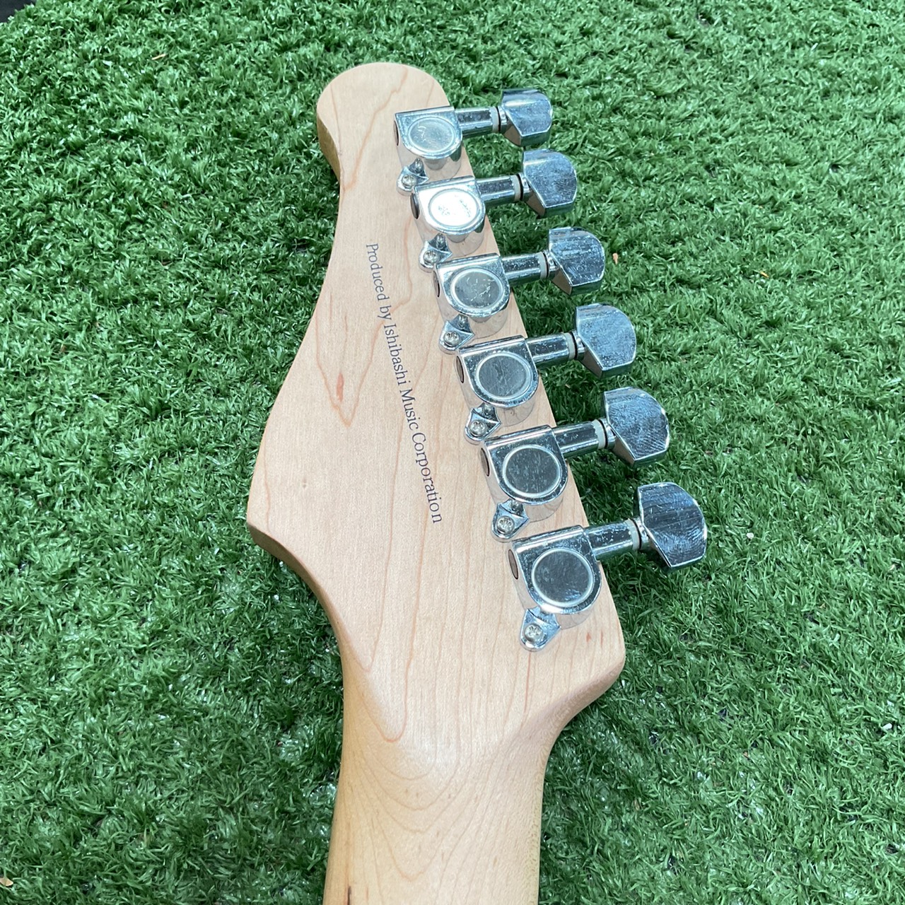 กีต้าร์ไฟฟ้า Mavis