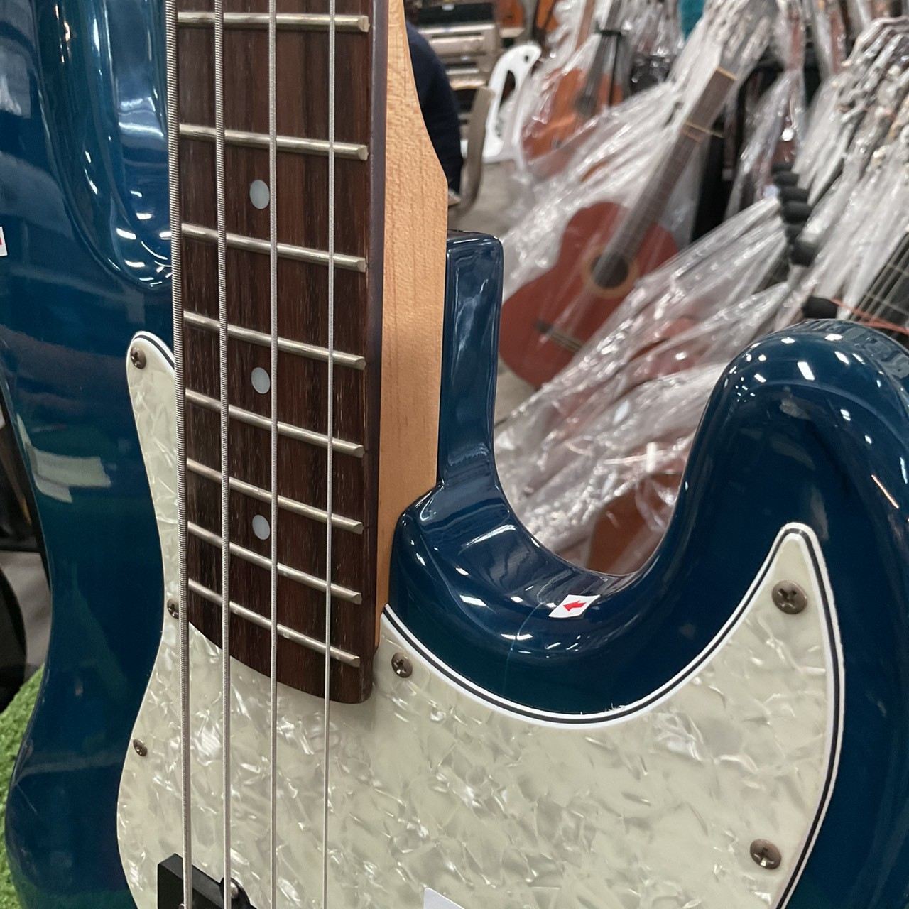 กีต้าร์เบส SELDER