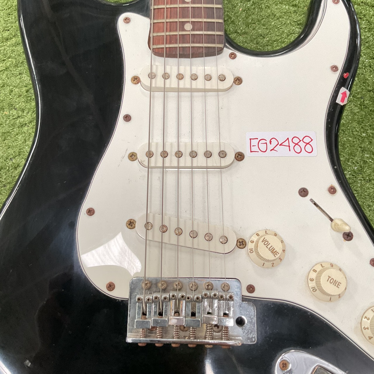 กีต้าร์ไฟฟ้า ยี่ห้อตามภาพ