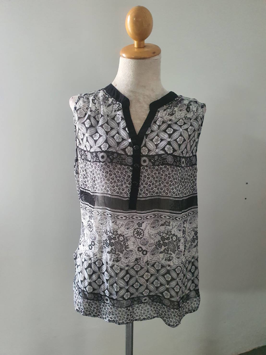FF06100 เสื้อแฟชั่น ชีฟอง มือสอง แบรนด์ ROZ&ALI อก 40 นิ้ว