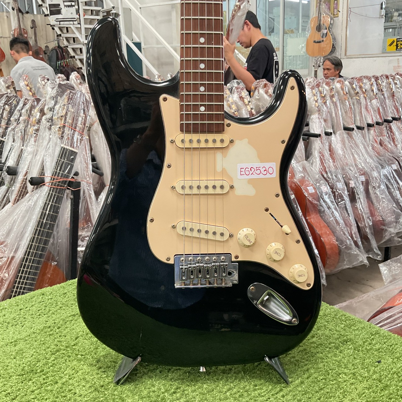 กีต้าร์ไฟฟ้า Prologue