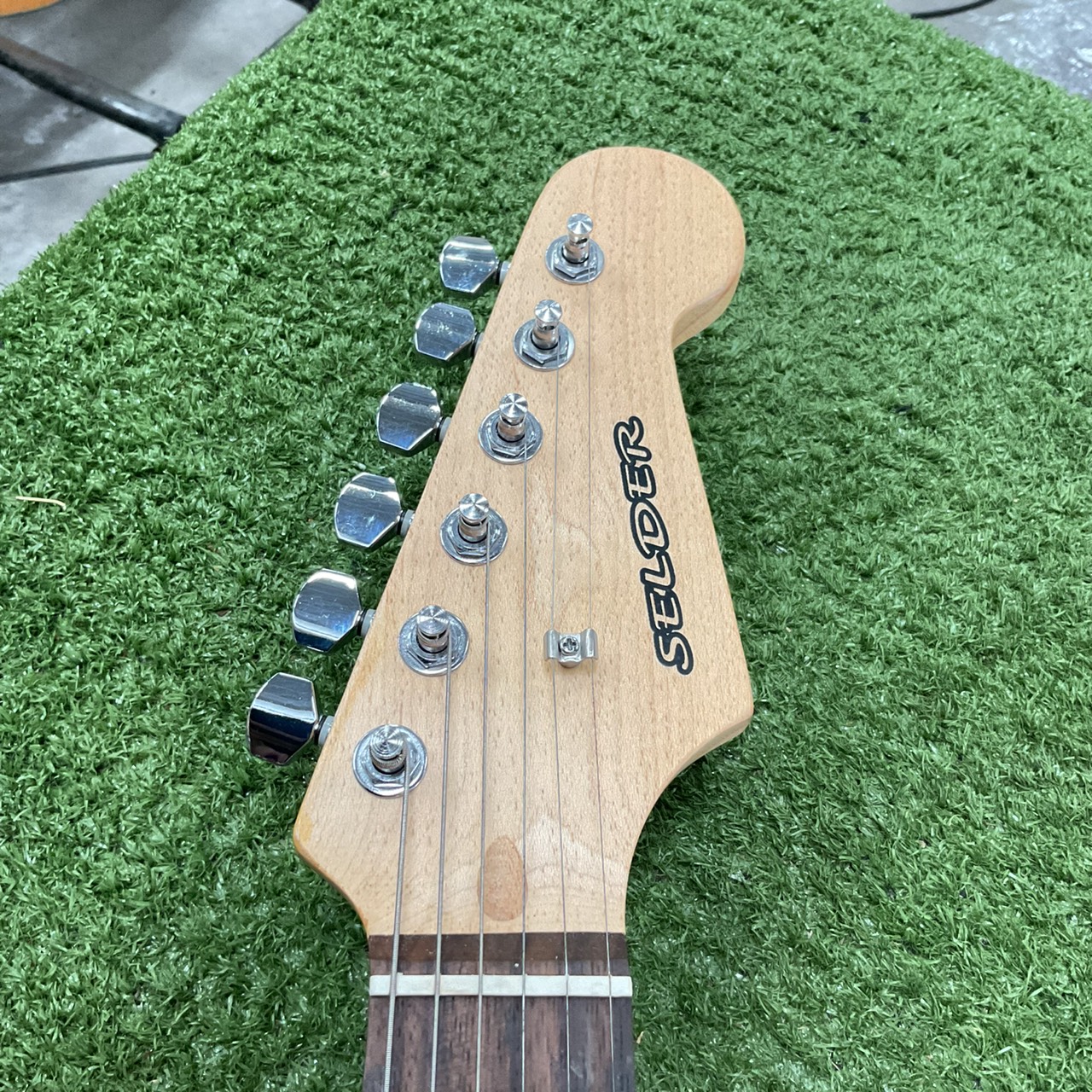 กีต้าร์ไฟฟ้า SELDER