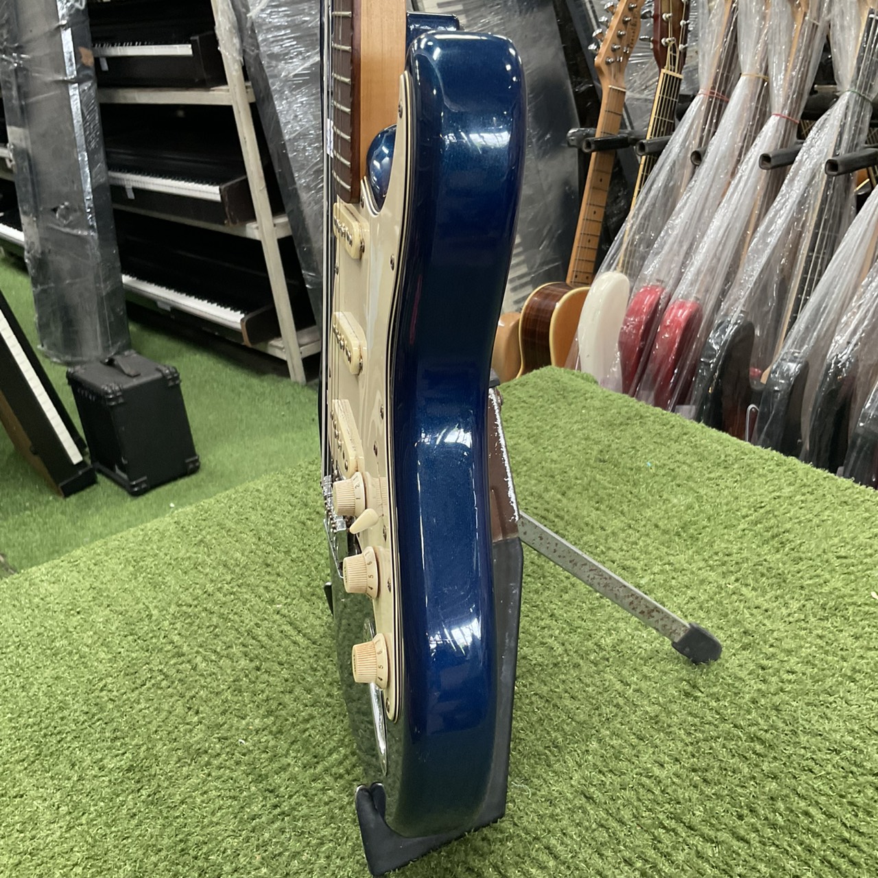 กีต้าร์ไฟฟ้า Legend