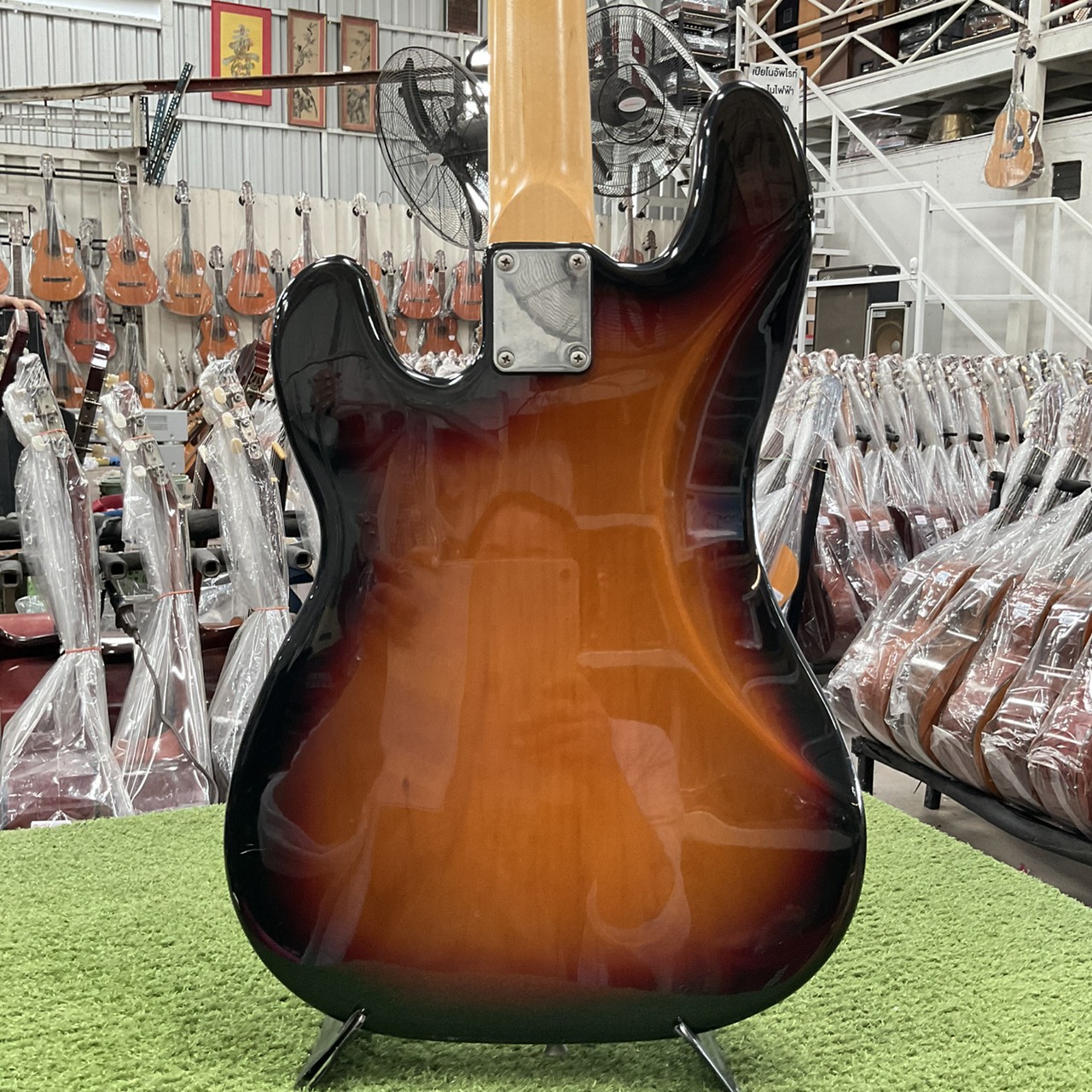 กีต้าร์เบส BROTHERS