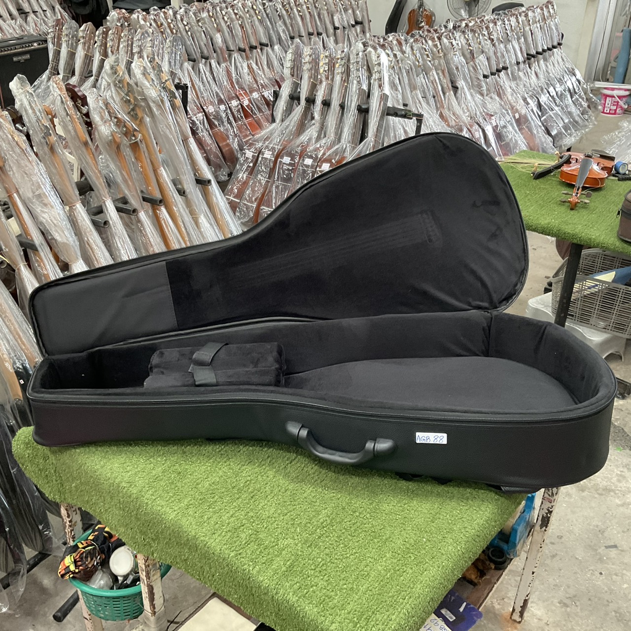 กล่องเคสกีต้าร์โปร่ง HyVibe