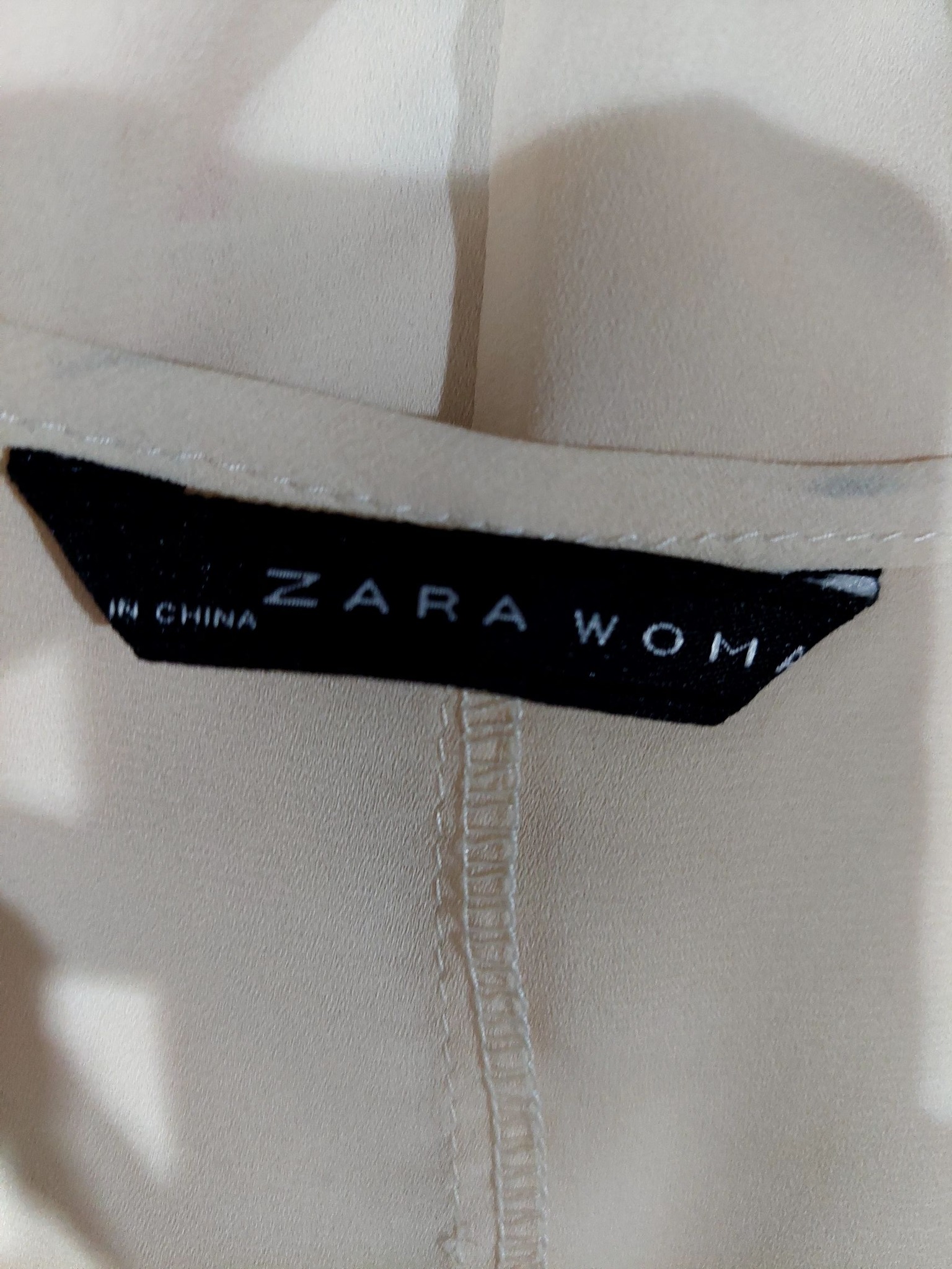FF06378 เสื้อมือสอง สีครีม แบรนด์ ZARA อก 36 นิ้ว