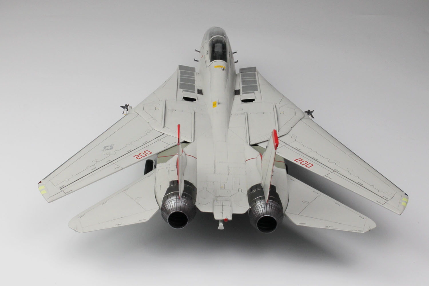 โมเดลเครื่องบิน Platz Hobby 1/48 TPA-16 US Navy F-14A Tomcat VF-111 Sundowners