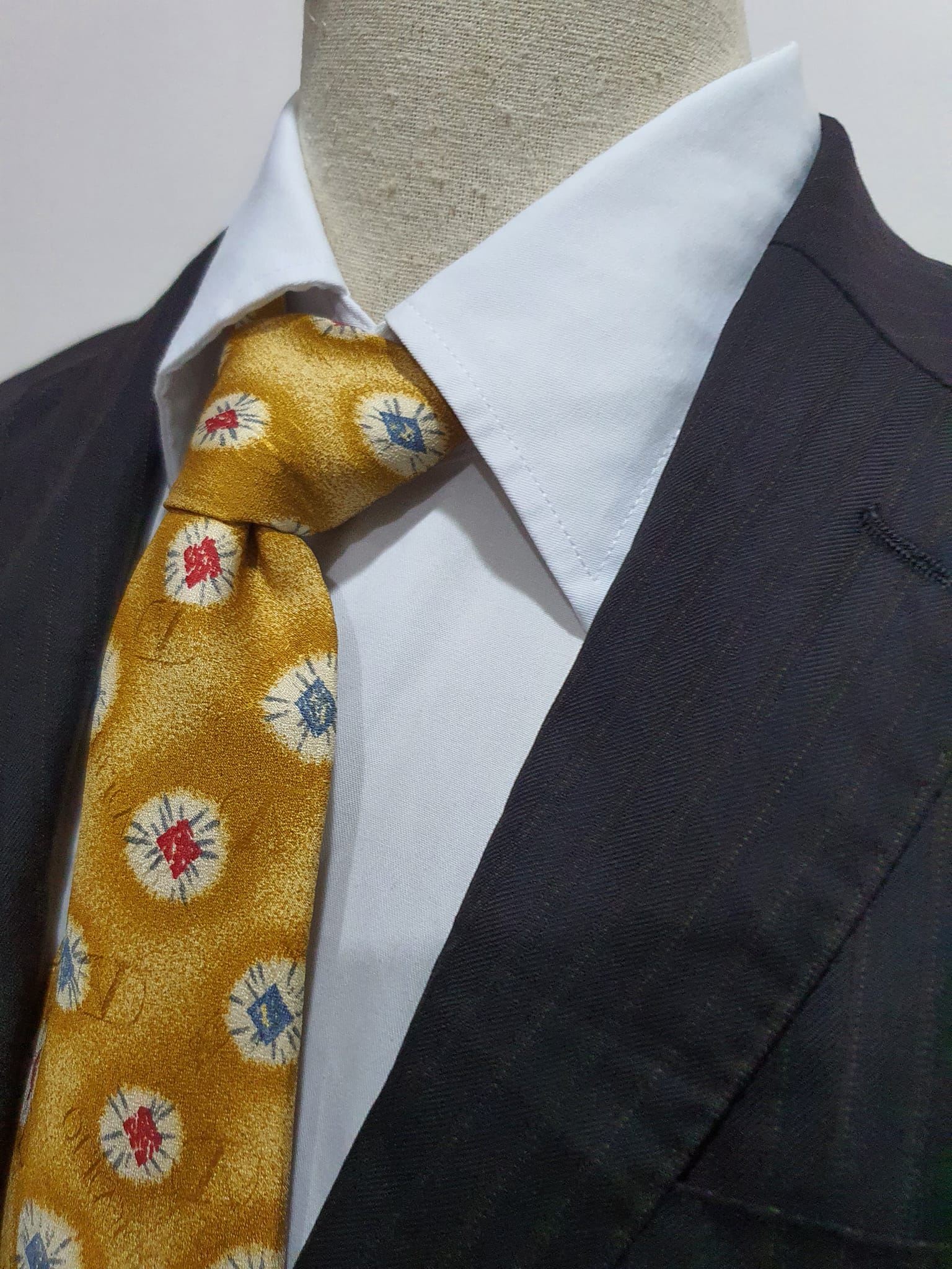 Suit0031 เสื้อสูท มือสอง สีดำ แบรนด์ visaruno ญี่ปุ่น อก 37 นิ้ว