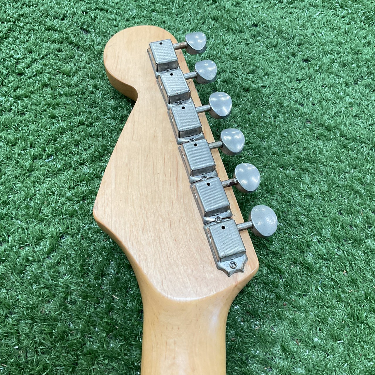 กีต้าร์ไฟฟ้า Prologue