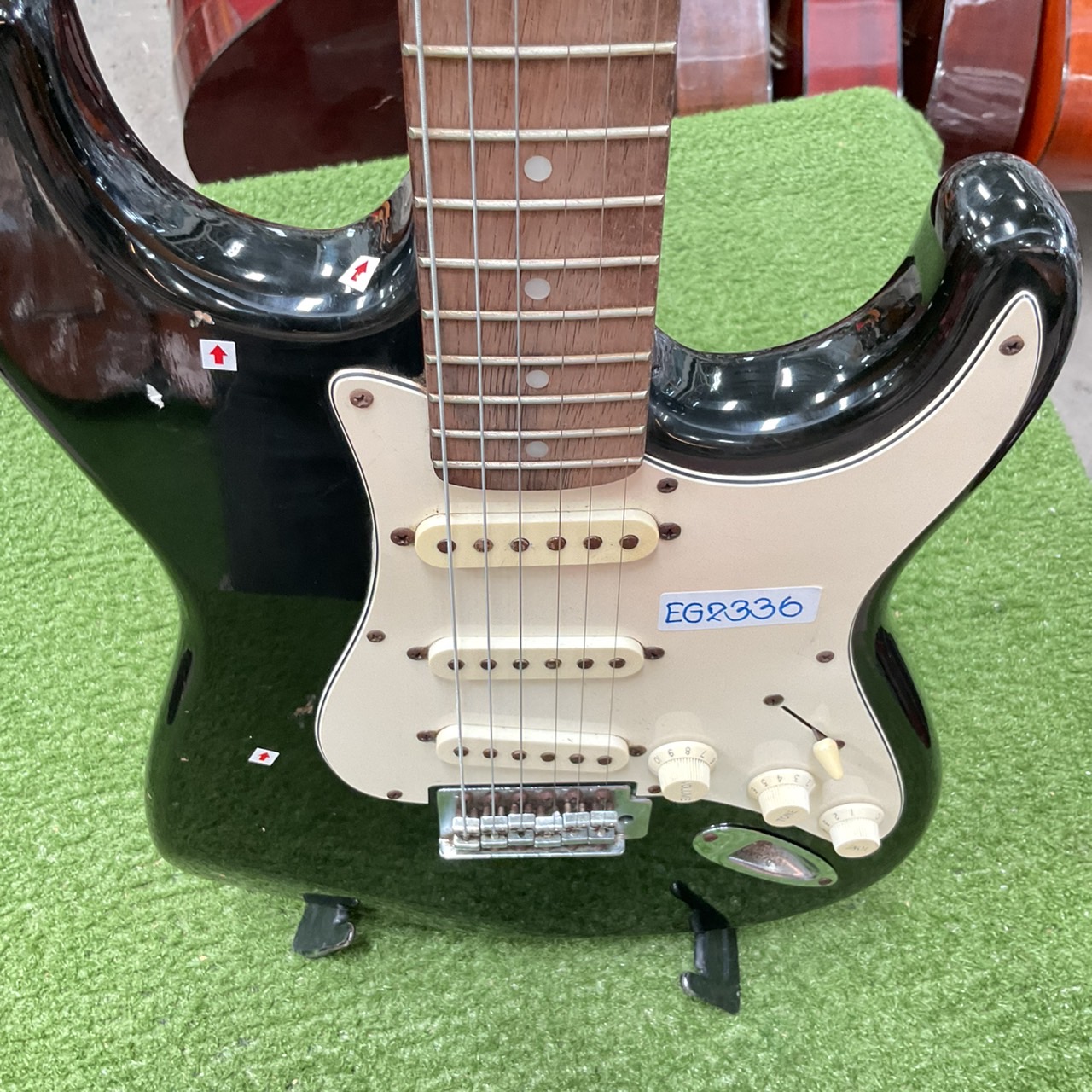 กีต้าร์ไฟฟ้า Maison