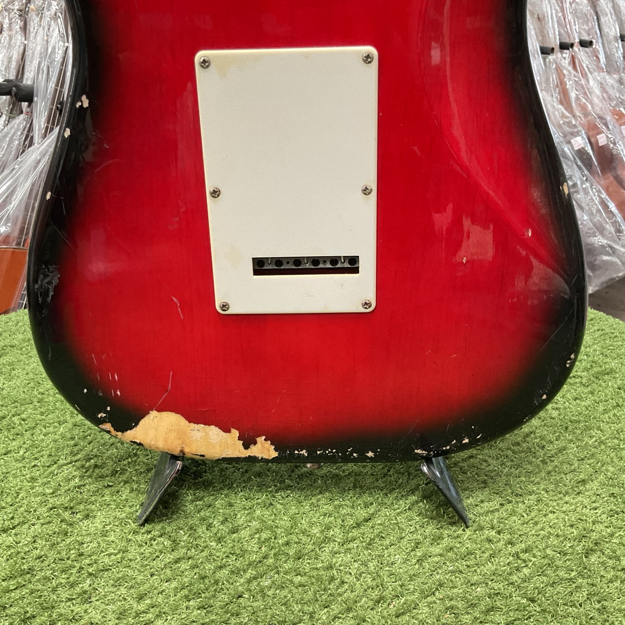 กีต้าร์ไฟฟ้า Mavis