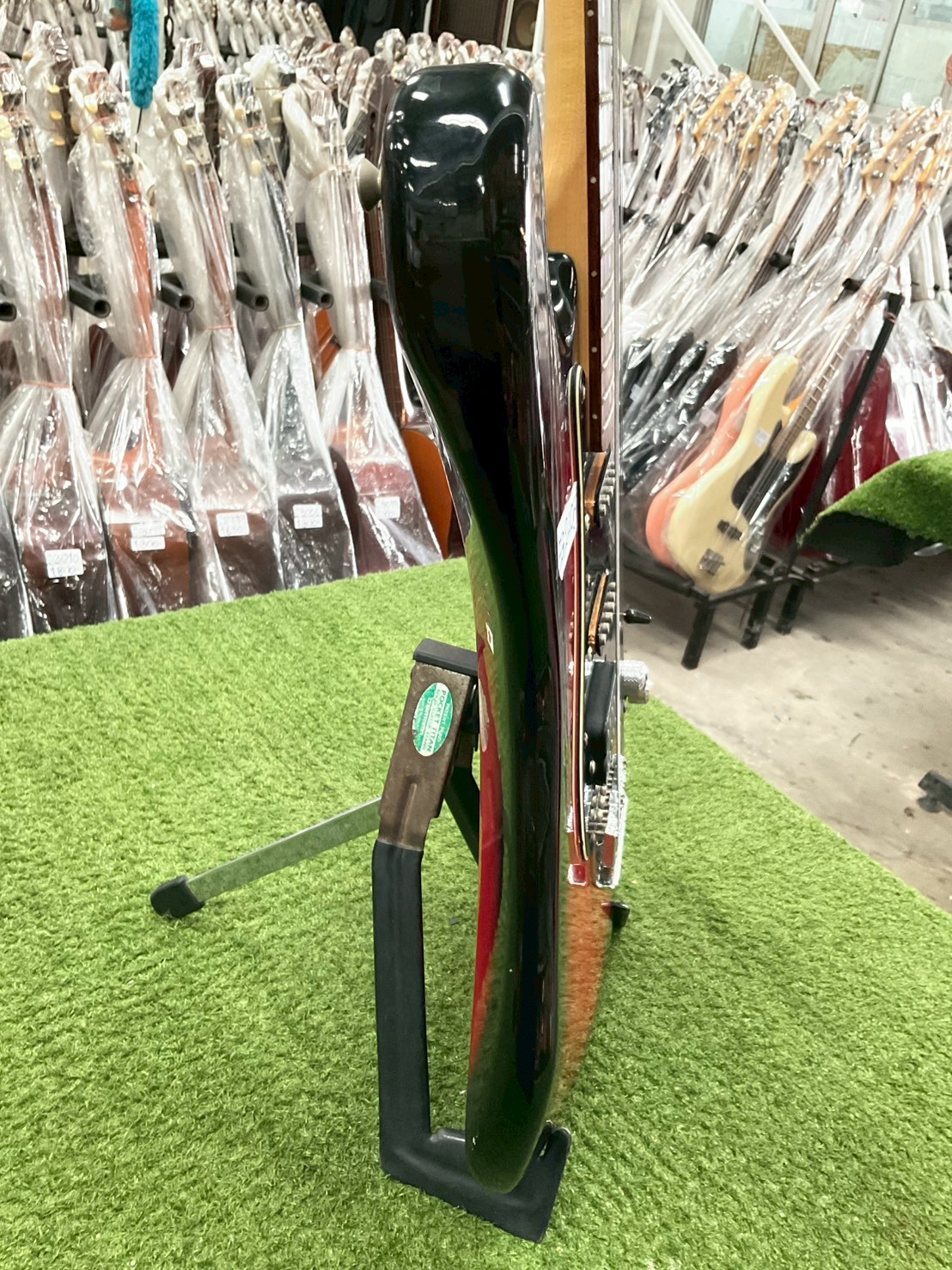 กีต้าร์ไฟฟ้า Legend