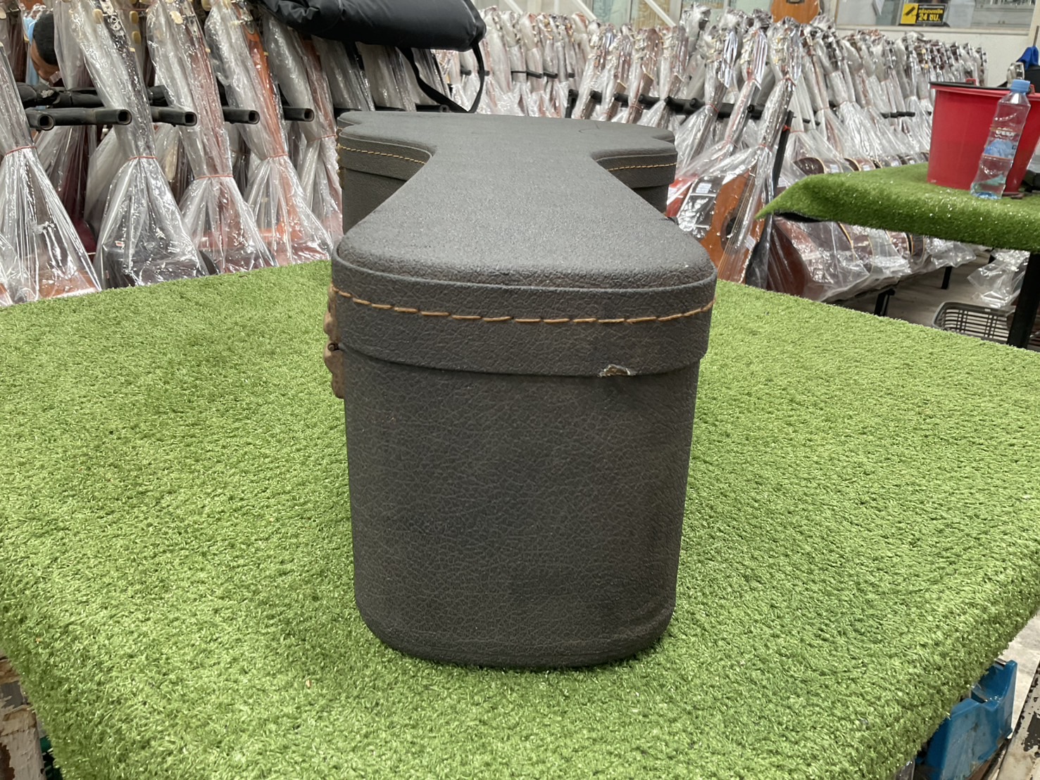 กล่องเคสกีต้าร์โปร่ง