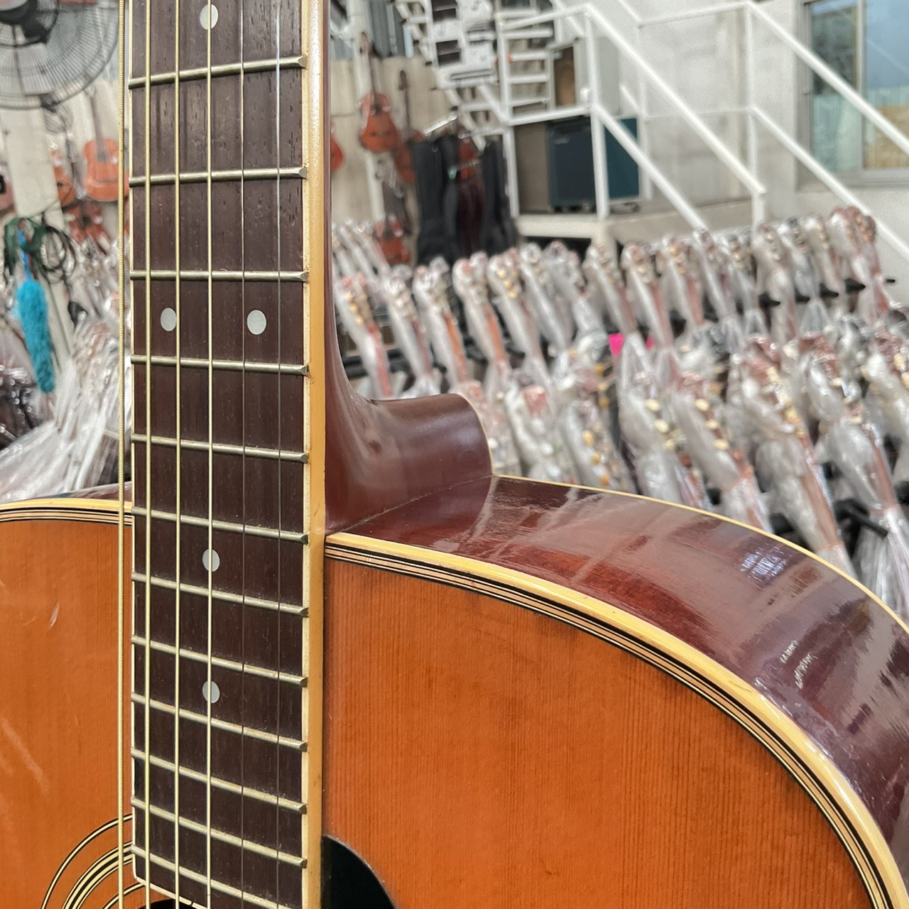 กีต้าร์โปร่ง YAMAHA : FG-200D