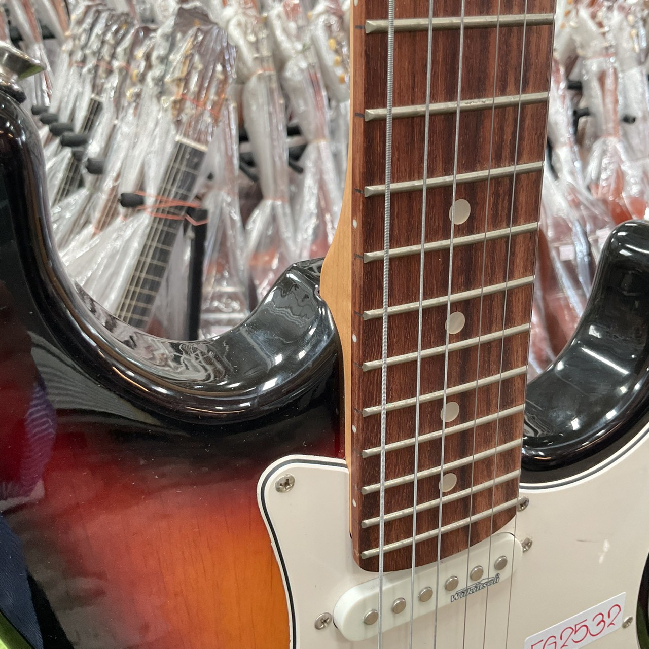 กีต้าร์ไฟฟ้า R D R