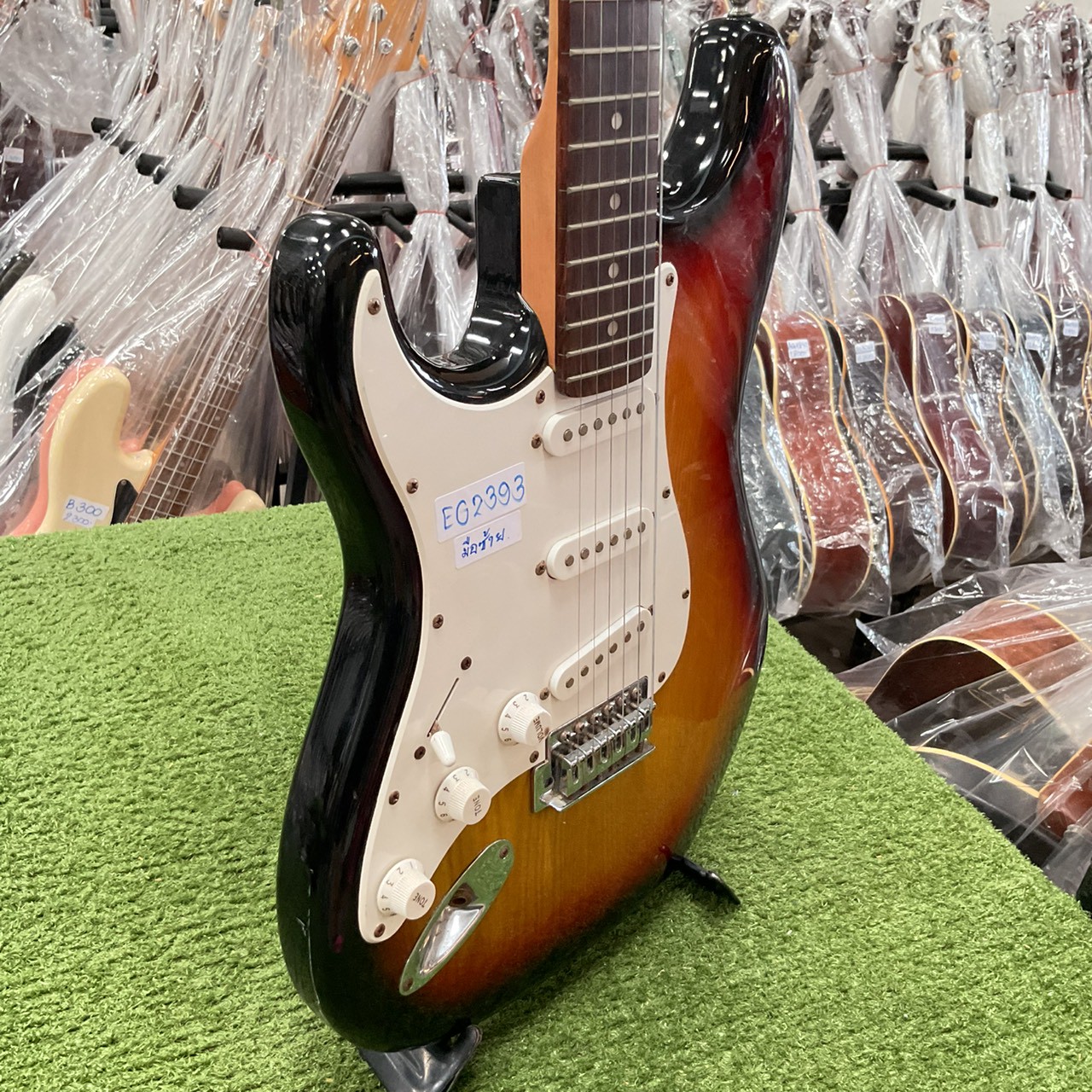 กีต้าร์ไฟฟ้า PLAY TECH (มือซ้าย)