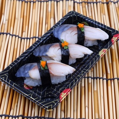 ซูชิหน้าปลาซาบะ - Saba Sushi (3 pcs.)